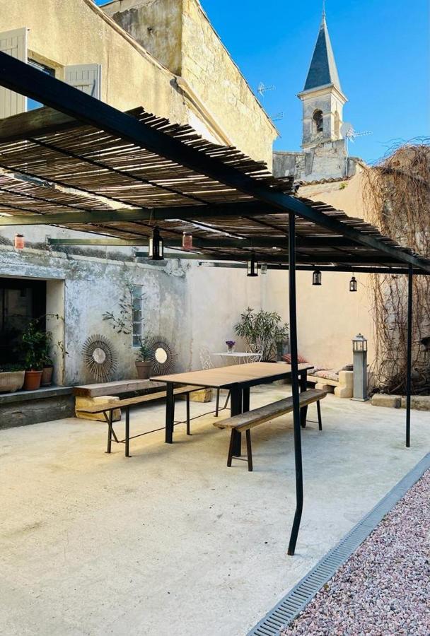 Bed and Breakfast Oustaou De Betty Et Bob Le Cailar Exterior foto