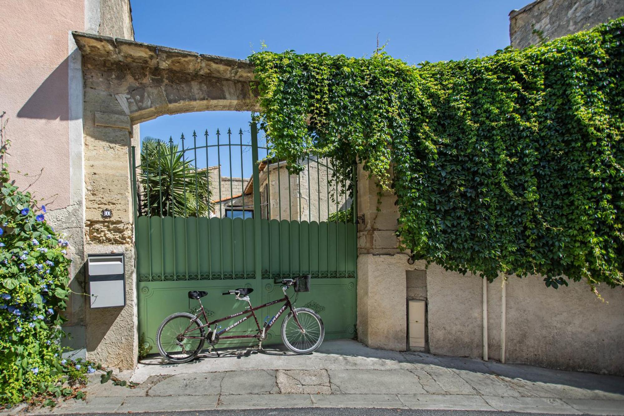 Bed and Breakfast Oustaou De Betty Et Bob Le Cailar Exterior foto